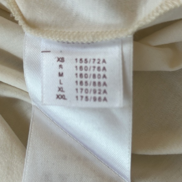 NWOT LOUIS VUITTON CREAM COLORED TOP W/ LV HEART SHAPED PIN SIZE SM.  FABULOUS! - Picture 8 of 12